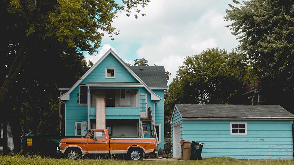 Complematry colors , orange truck