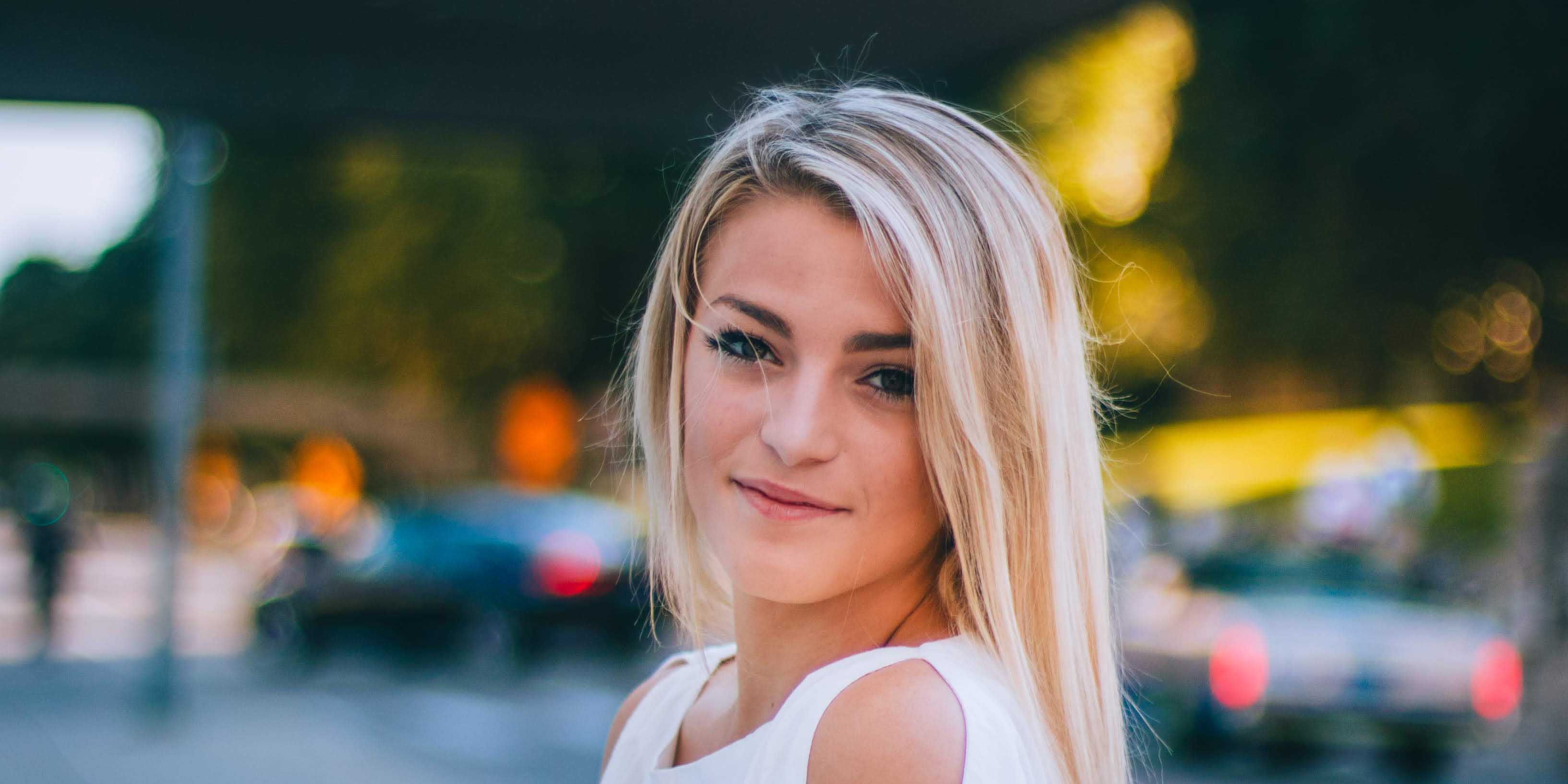 outdoor model poses,outdoor photoshoot, model portrait photography