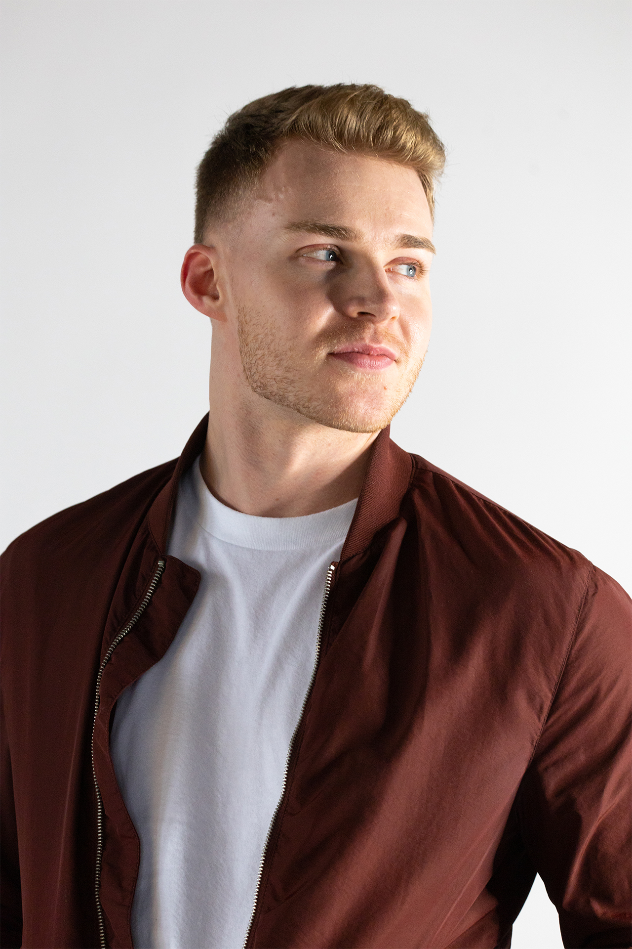 Preparándose para una sesión de fotos en el estudio